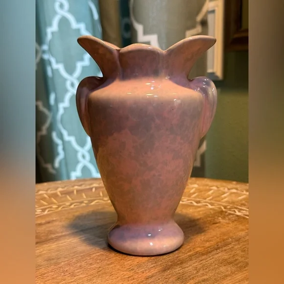 Elegant Pink Ceramic Vase - Picture 12 of 16